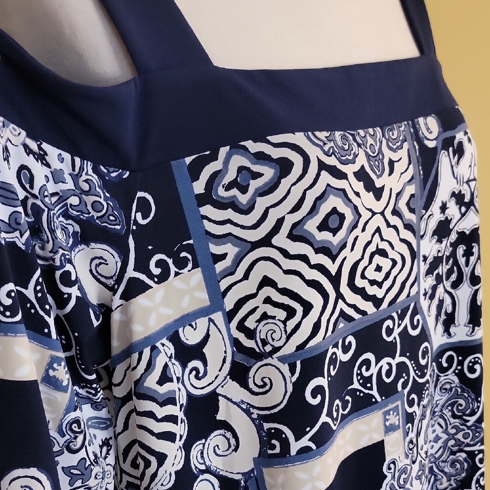 Navy and White Patterned Blouse Cut out Shoulders JM Collection - Picture 5 of 10